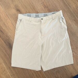Falls Creek men's shorts . Color beigh. Size 38.